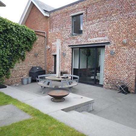 Gezellige Moderne Woning Met Zwemvijver Halle  Exteriér fotografie